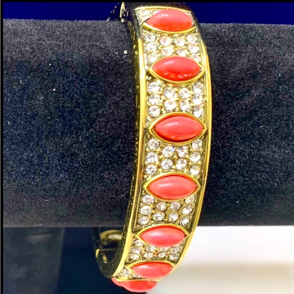 Heidi Daus Colorful faux coral & clear Swarovski crystals clamper bracelet - Picture 11 of 12